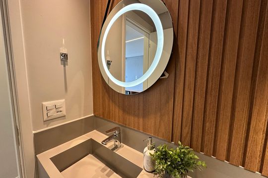 Banheiro de apartamento à venda com 2 quartos, 69m² em Empresarial 18 do Forte, Barueri