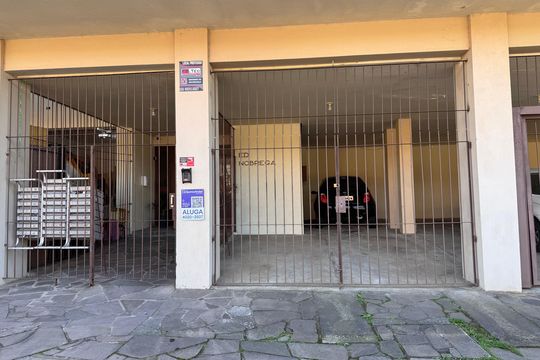 Plaquinha fachada de apartamento para alugar com 2 quartos, 60m² em Cristo Rei, São Leopoldo