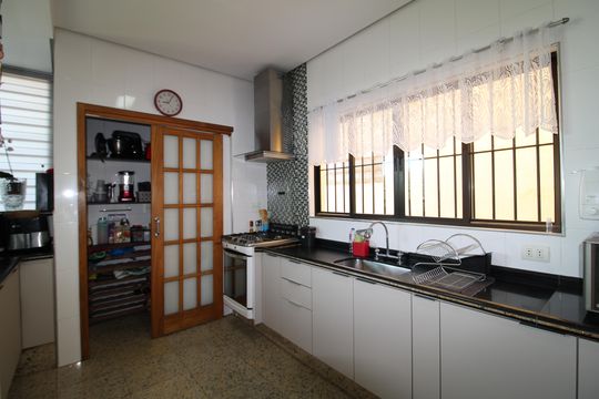 Cozinha de casa à venda com 3 quartos, 380m² em Vila Maria Luisa, São Paulo