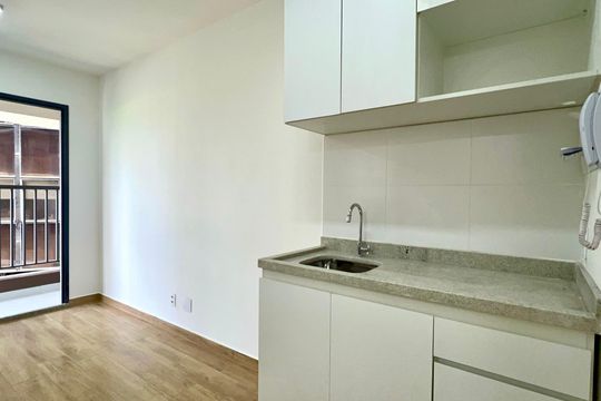 Cozinha de apartamento para alugar com 1 quarto, 28m² em Pinheiros, São Paulo