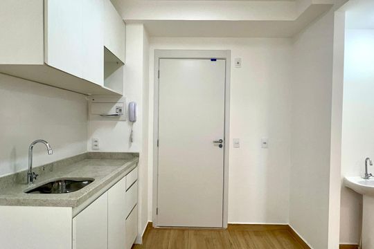 Cozinha de apartamento para alugar com 1 quarto, 28m² em Pinheiros, São Paulo