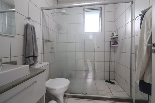 Banheiro de apartamento para alugar com 2 quartos, 74m² em Roselândia, Novo Hamburgo