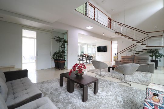 Sala de casa para alugar com 4 quartos, 490m² em Tabajaras, Uberlândia