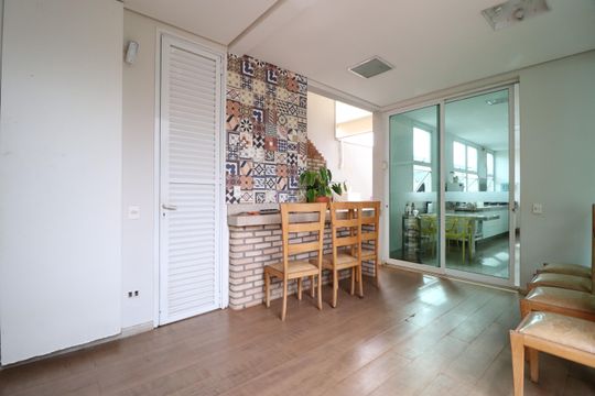 Varanda gourmet de casa para alugar com 4 quartos, 490m² em Tabajaras, Uberlândia