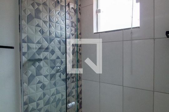 Banheiro de kitnet/studio para alugar com 1 quarto, 30m² em Jardim do Sol, São Paulo