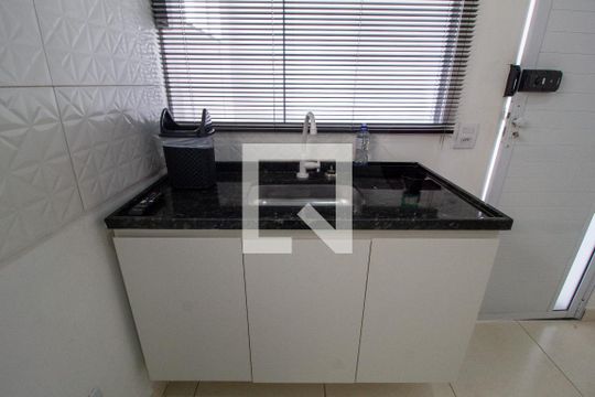 Cozinha de kitnet/studio para alugar com 1 quarto, 28m² em Jardim do Sol, Sorocaba