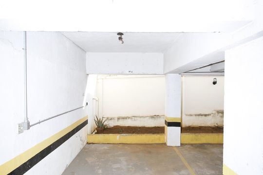 Garagem de apartamento à venda com 3 quartos, 100m² em Carlos Prates, Belo Horizonte