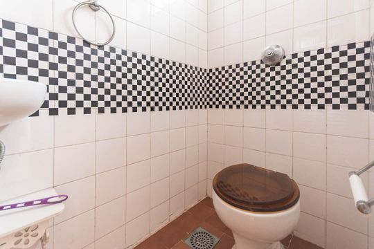 Banheiro de serviço de apartamento à venda com 4 quartos, 344m² em Vila Isabel, Rio de Janeiro