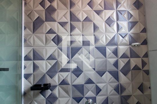 Banheiro de kitnet/studio para alugar com 1 quarto, 28m² em Jardim do Sol, Sorocaba