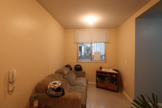 Sala de apartamento à venda com 2 quartos, 47m² em Olaria, Canoas
