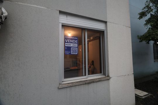 Placa de apartamento à venda com 2 quartos, 47m² em Olaria, Canoas