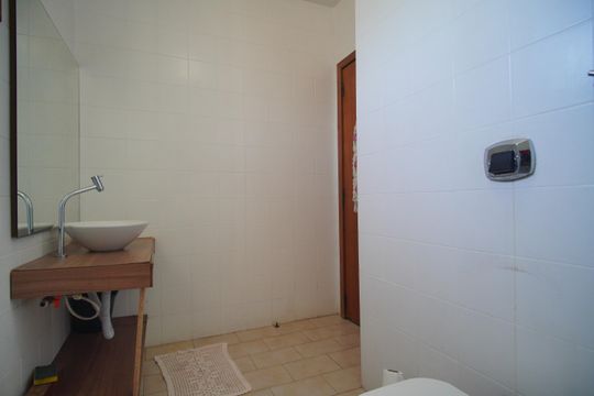 Banheiro de apartamento para alugar com 1 quarto, 90m² em Scharlau, São Leopoldo