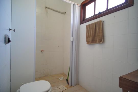 Banheiro de apartamento para alugar com 1 quarto, 90m² em Scharlau, São Leopoldo