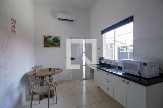Cozinha de kitnet/studio para alugar com 1 quarto, 29m² em Jardim do Sol, Sorocaba