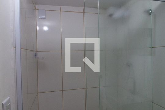 Banheiro de kitnet/studio para alugar com 1 quarto, 29m² em Jardim do Sol, Sorocaba