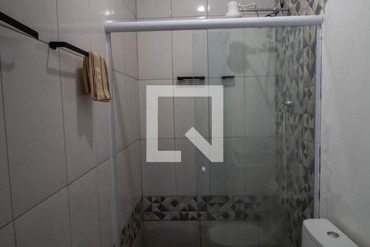 Banheiro de kitnet/studio para alugar com 1 quarto, 30m² em Jardim do Sol, Sorocaba