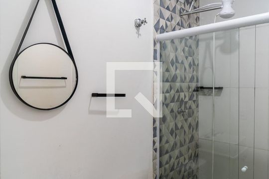 Banheiro de kitnet/studio para alugar com 1 quarto, 30m² em Jardim do Sol, Sorocaba
