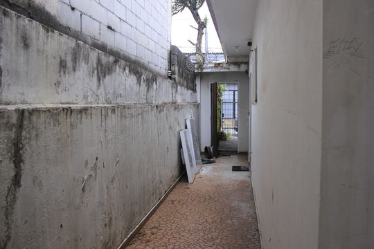 Corredor/Quintal de casa para alugar com 2 quartos, 109m² em Jardim Aida, Guarulhos
