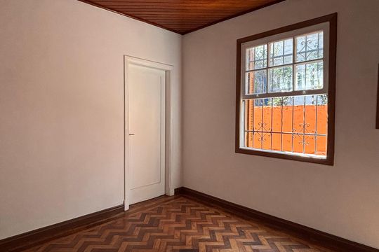 Quarto 2 de casa para alugar com 2 quartos, 200m² em Sumaré, São Paulo