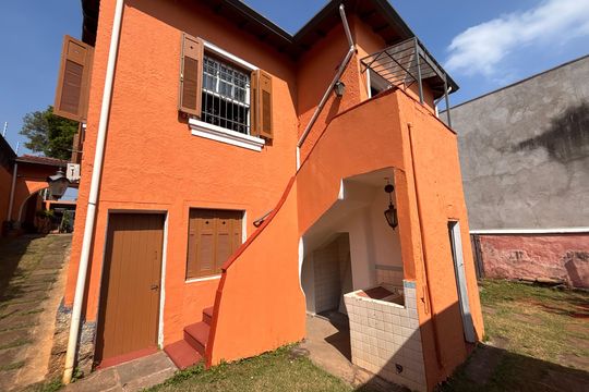 Fachada de casa para alugar com 2 quartos, 200m² em Sumaré, São Paulo