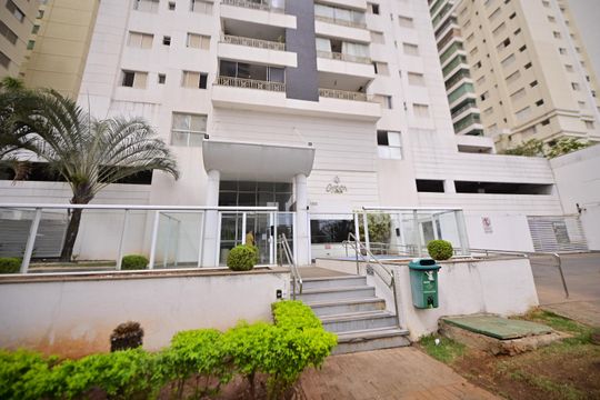Fachada de apartamento para alugar com 2 quartos, 65m² em Setor Bueno, Goiânia