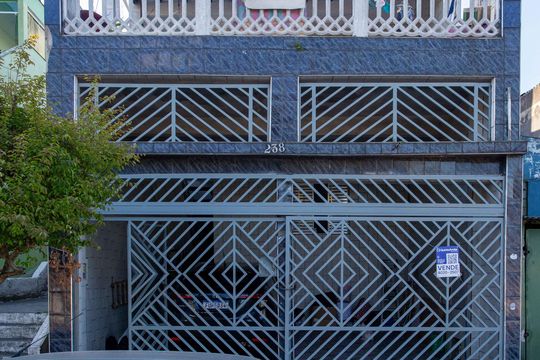 Fachada de casa à venda com 4 quartos, 230m² em Casa Grande, Diadema