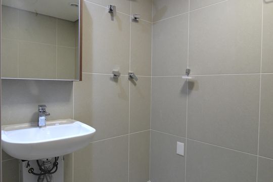 Banheiro de apartamento à venda com 1 quarto, 29m² em Planalto Paulista, São Paulo