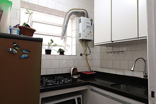 Cozinha de apartamento à venda com 1 quarto, 35m² em Petrópolis, Porto Alegre