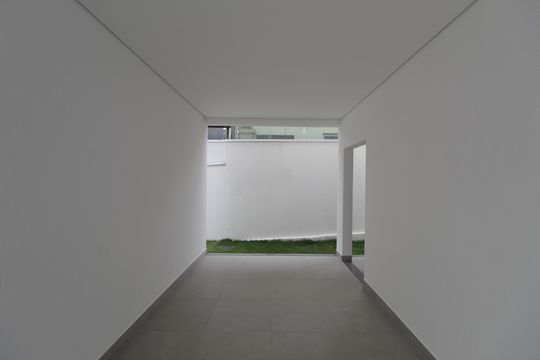 Garagem de casa de condomínio à venda com 3 quartos, 140m² em Trevo, Belo Horizonte