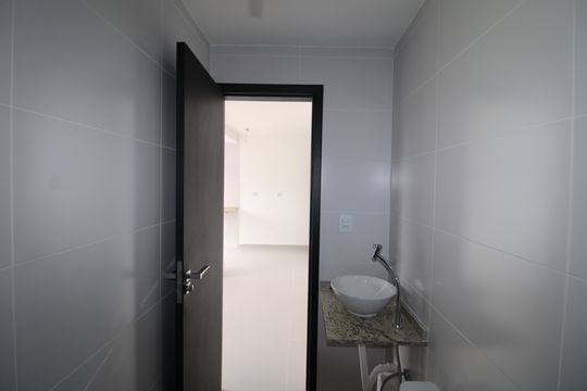 Banheiro de apartamento à venda com 1 quarto, 36m² em Parada Inglesa, São Paulo