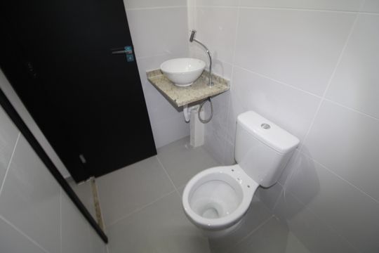 Banheiro de apartamento à venda com 1 quarto, 30m² em Parada Inglesa, São Paulo