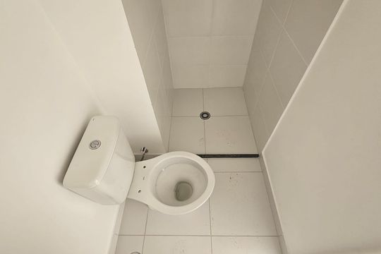 Banheiro de apartamento para alugar com 1 quarto, 27m² em Penha de França, São Paulo