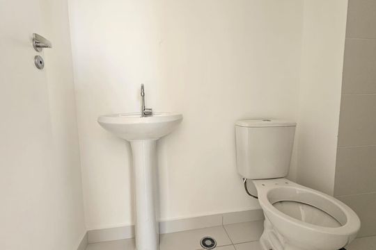 Banheiro de apartamento para alugar com 1 quarto, 27m² em Penha de França, São Paulo