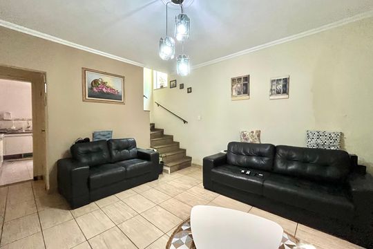 Sala de casa à venda com 4 quartos, 200m² em Planalto Paulista, São Paulo
