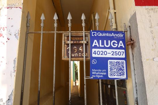 Placa  de casa para alugar com 1 quarto, 70m² em Vila Carmosina, São Paulo