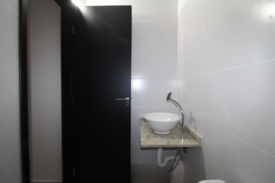 Banheiro de apartamento à venda com 1 quarto, 30m² em Parada Inglesa, São Paulo