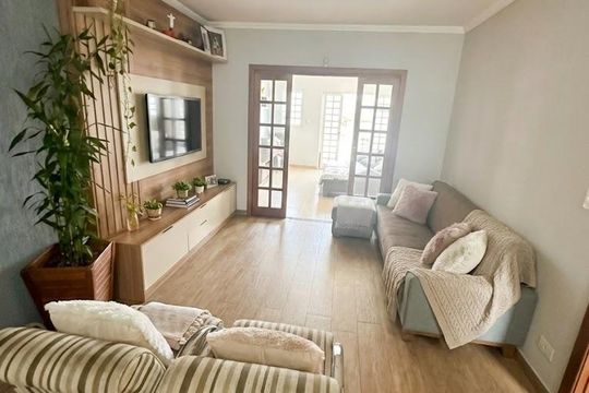 Casa à venda com 3 quartos, 250m² em Sacoma, São Paulo