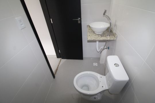 Banheiro de apartamento à venda com 1 quarto, 29m² em Parada Inglesa, São Paulo