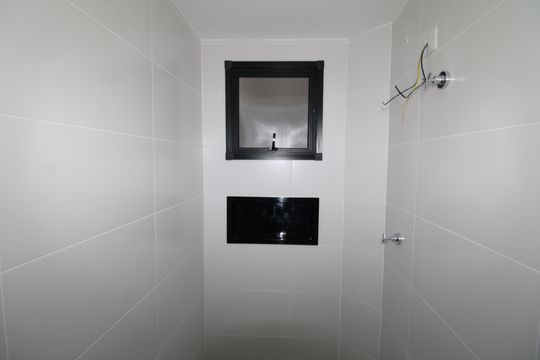 Banheiro de apartamento à venda com 1 quarto, 32m² em Parada Inglesa, São Paulo