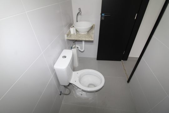 Banheiro de apartamento à venda com 1 quarto, 29m² em Parada Inglesa, São Paulo