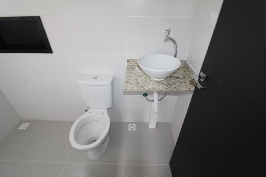 Banheiro de apartamento à venda com 1 quarto, 31m² em Parada Inglesa, São Paulo