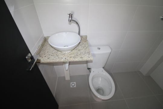 Banheiro de apartamento à venda com 1 quarto, 29m² em Parada Inglesa, São Paulo