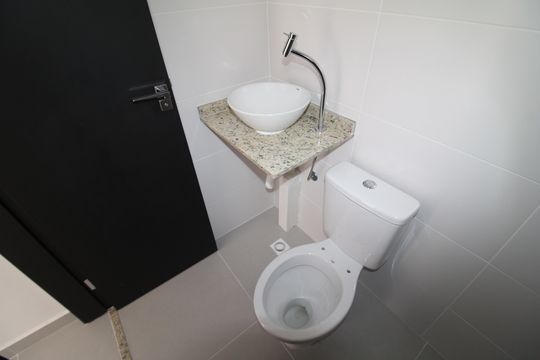 Banheiro de apartamento à venda com 1 quarto, 29m² em Parada Inglesa, São Paulo