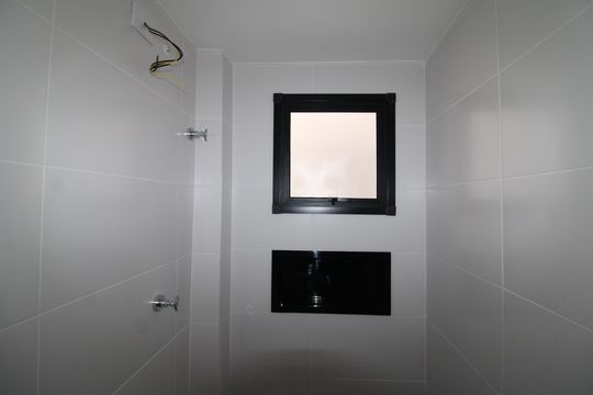 Banheiro de apartamento à venda com 1 quarto, 29m² em Parada Inglesa, São Paulo