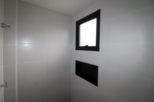 Banheiro de apartamento à venda com 1 quarto, 31m² em Parada Inglesa, São Paulo