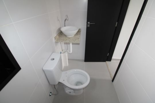 Banheiro de apartamento à venda com 1 quarto, 31m² em Parada Inglesa, São Paulo