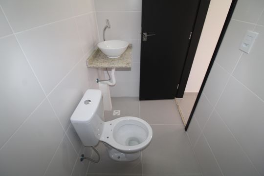 Banheiro Social de apartamento à venda com 1 quarto, 30m² em Parada Inglesa, São Paulo
