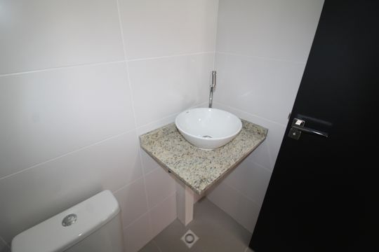 Banheiro Social de apartamento à venda com 1 quarto, 30m² em Parada Inglesa, São Paulo