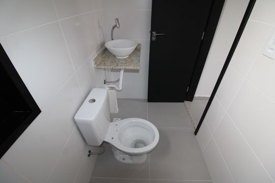 Banheiro de apartamento à venda com 1 quarto, 36m² em Parada Inglesa, São Paulo