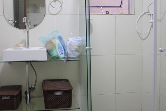 Banheiro social de casa à venda com 4 quartos, 51m² em Vila Silveira, Guarulhos